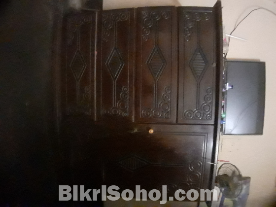 মালেশিয়ান বোর্ডের তৈরী ওয়ারড্রব।